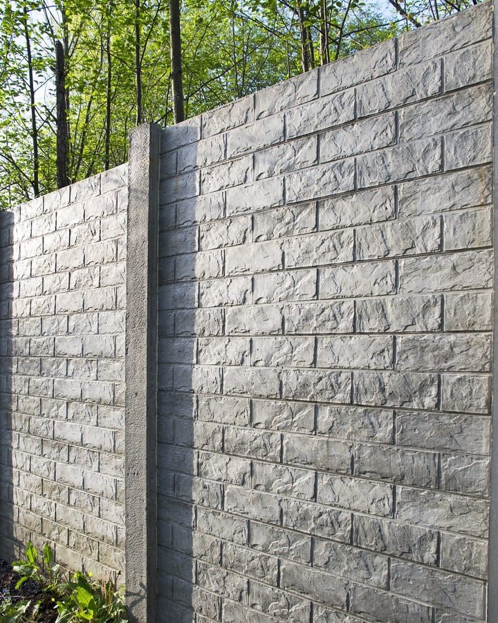 Zoek je een hovenier voor het plaatsen van een betonnen schutting?